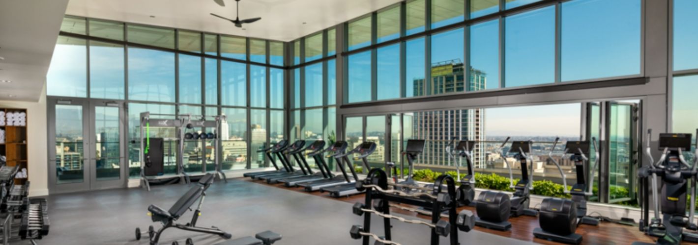 Park Fifth : Spacious fitness center