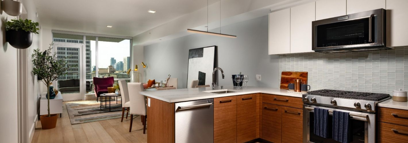 Park Fifth : Open floorplans with oak wood flooring