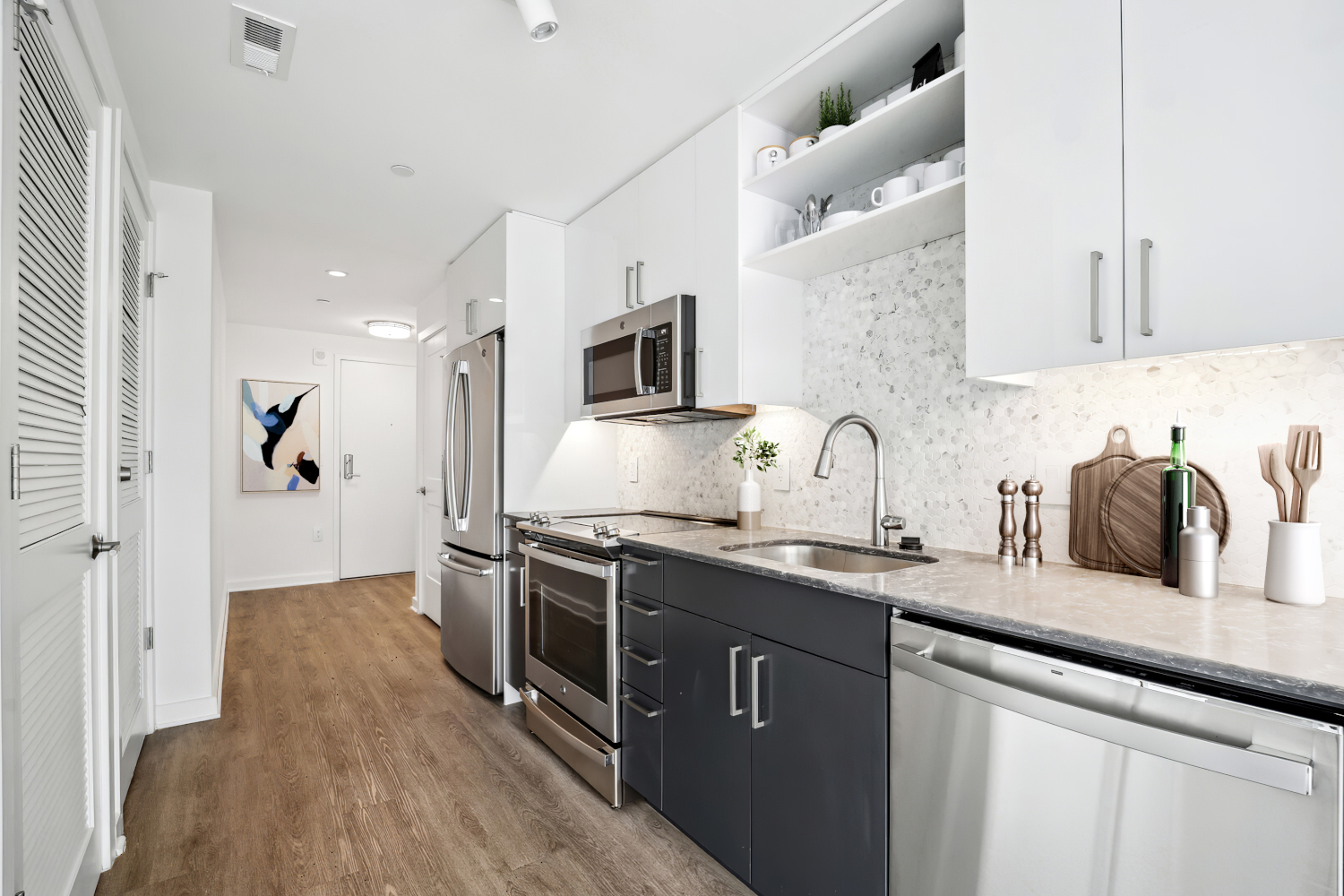 The Kelvin : Kitchen space for you to create your favorite dishes