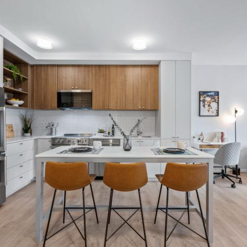 Center & Stone : Entertain in style and embrace open-concept living with modern kitchen finishes	