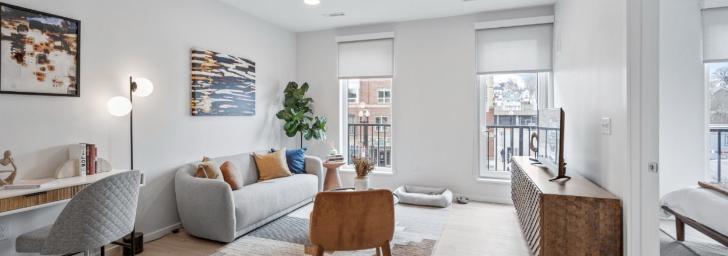 Center & Stone : Effortless elegance meets contemporary comfort 	