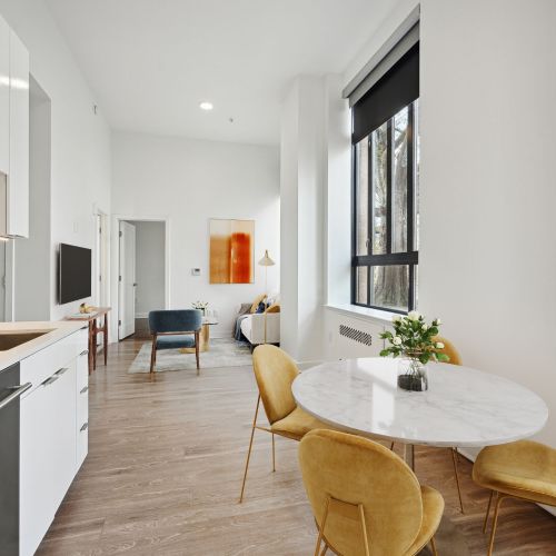 Full kitchen backsplash tile adds a touch of luxury to your living space.	