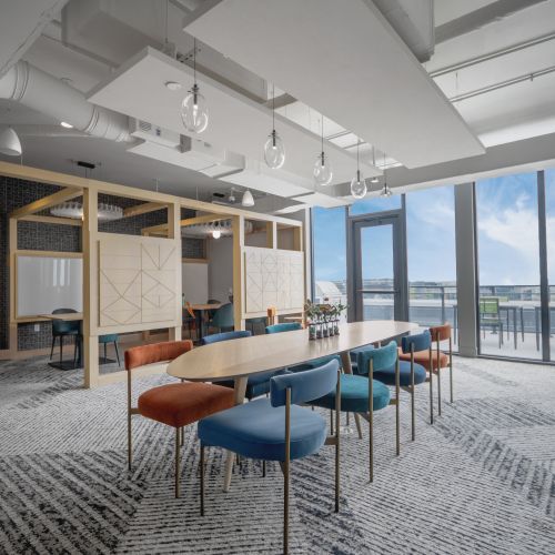 Large coworking space to use when you need. 