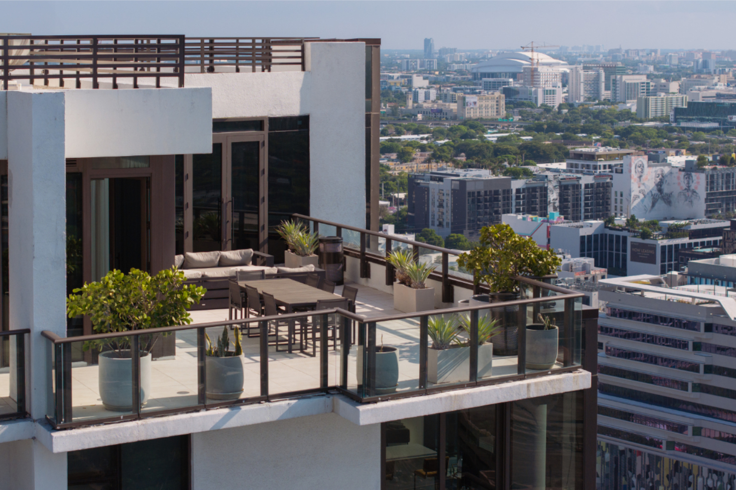 Rooftop skygarden lounge	