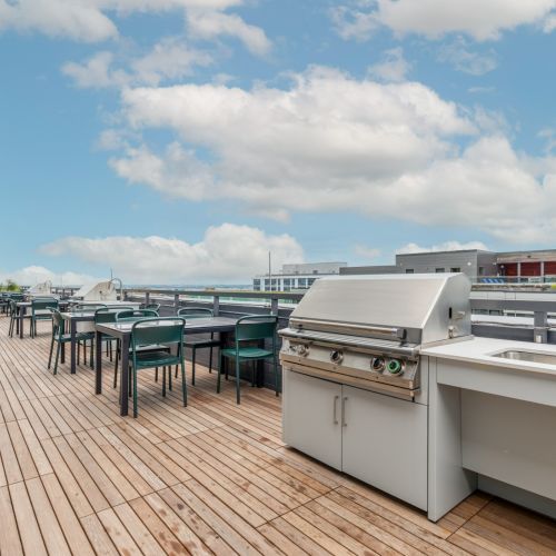 Rooftop grills and seating for the perfect afternoon lunch
