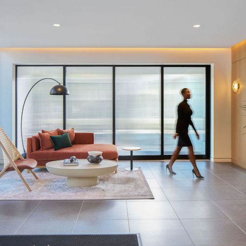 Bright and welcoming lobby	