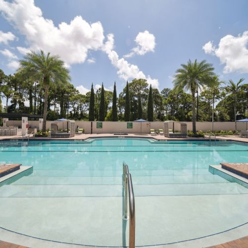 Central Gardens Grand : Soak in the sun at the resort style pool