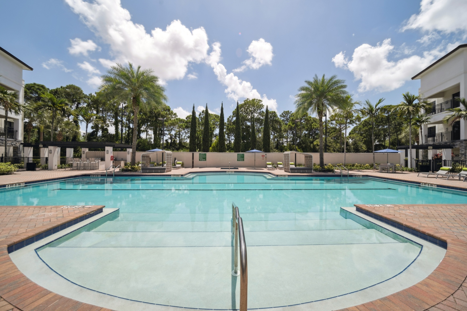 Central Gardens Grand : Soak in the sun at the resort style pool