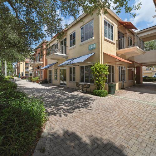 PGA Commons shopping and dining