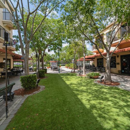 PGA Commons shopping and dining