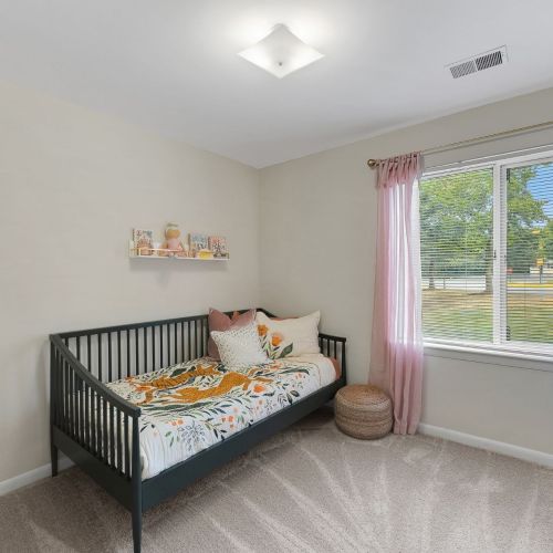 Woodbridge Station bedroom