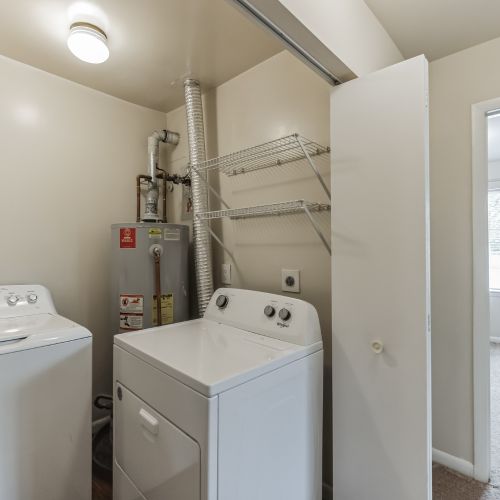 Woodbridge Station in-unit laundry 