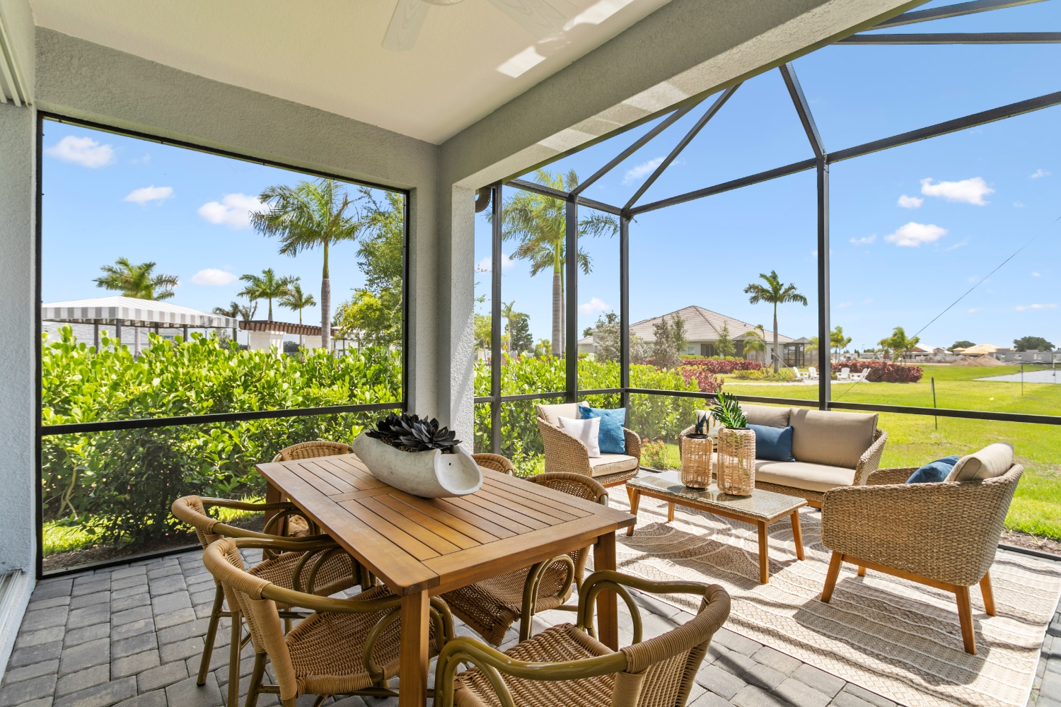 Patio and covered lanais