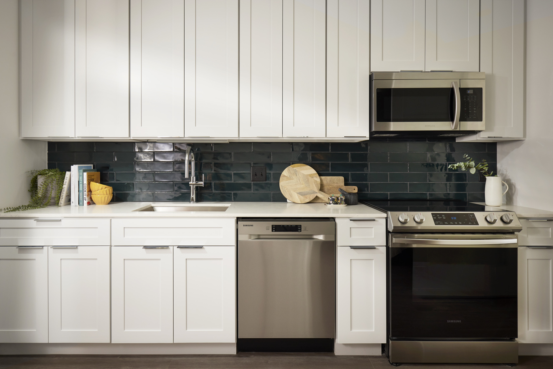 Reynard-Luxury-Apartment-Kitchen-in-Washington-D.C.-Metro	