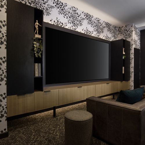 Reynard-Luxury-Movie-Lounge-in-Washington-D.C.-Metro	