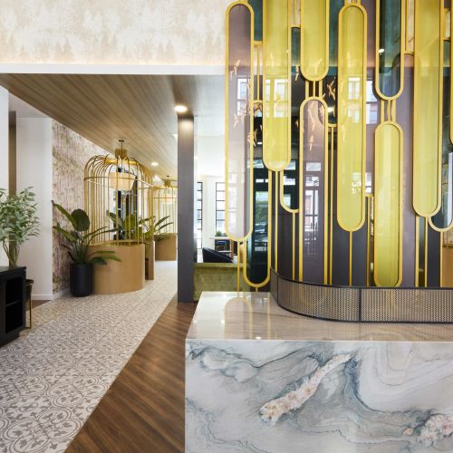 Reynard-Luxury-Reception-Desk-in-Washington-D.C.-Metro	