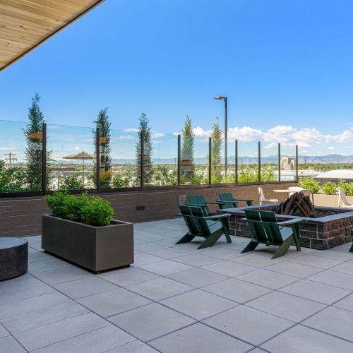 Outdoor lounge firepit