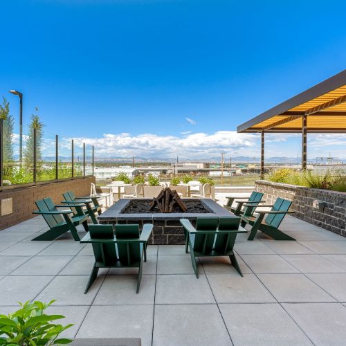 Outdoor lounge firepit