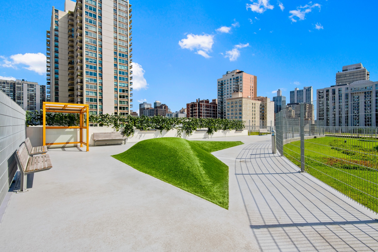 The Sinclair : Rooftop Dogrun