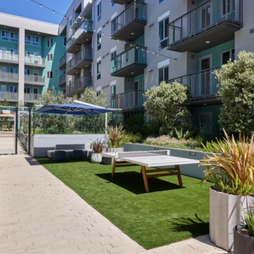 Couryard ping pong table	