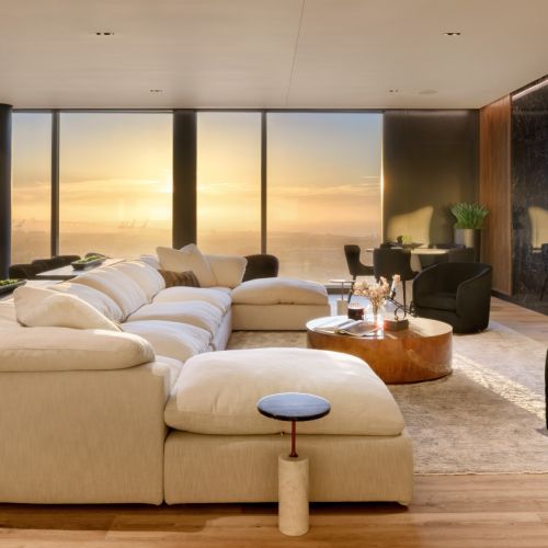 Penthouse lounge	