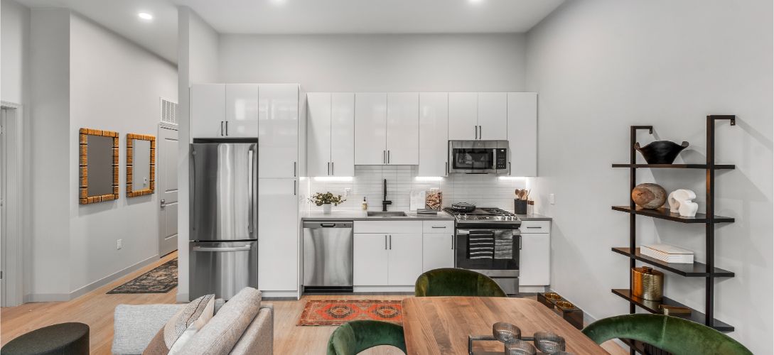 Julius : Kitchen and Dining Area