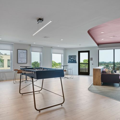 On-site pet spa for luxury grooming.	