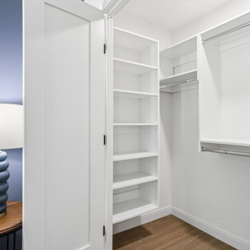 Step Into A Stylish Closet That Makes Getting Ready A Delightful Experience	