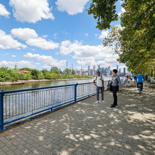 Lively Neighboorhood	