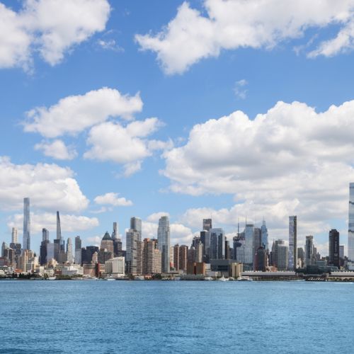 Breathtaking Views Of The Manhattan Skyline	