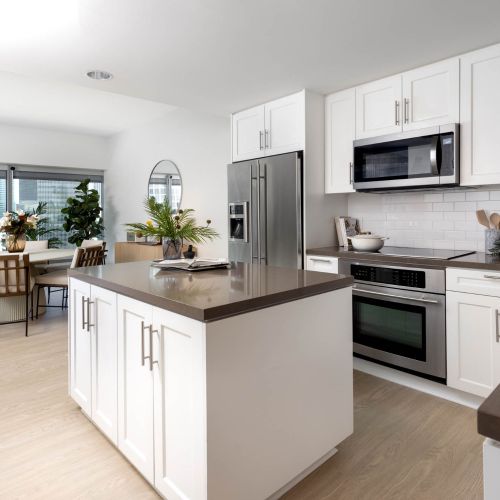 Verdosa : Open and inviting kitchen space.