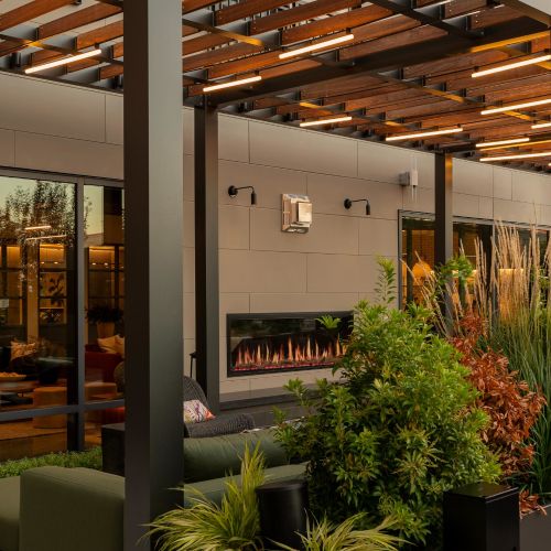 njoy the sunset from the Canopy Lounge – a tranquil escape above it all.	