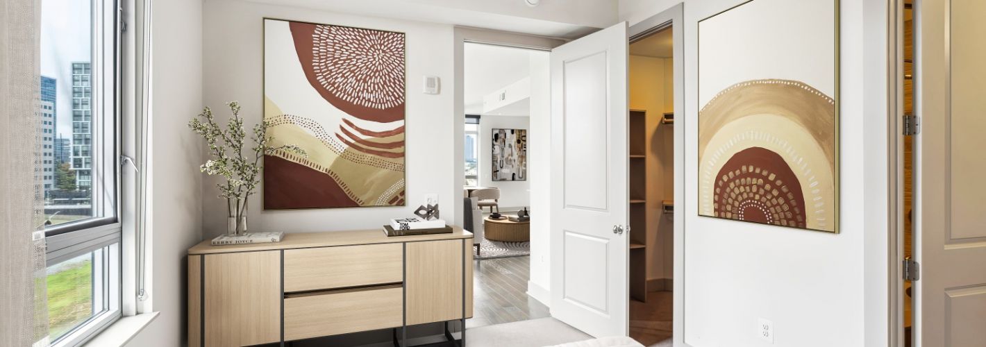 Haden : Cozy and functional bedroom spaces.