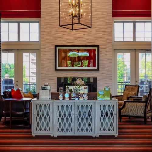 Great, relaxing clubroom 	