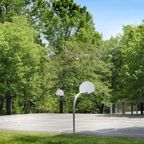 On-site basketball court	