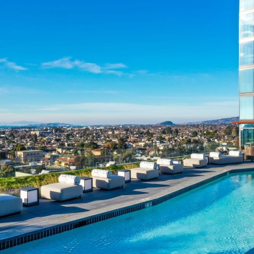 The Skylyne at Temescal : Community Amenity