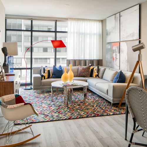 Tons of natural light with floor to ceiling windows	