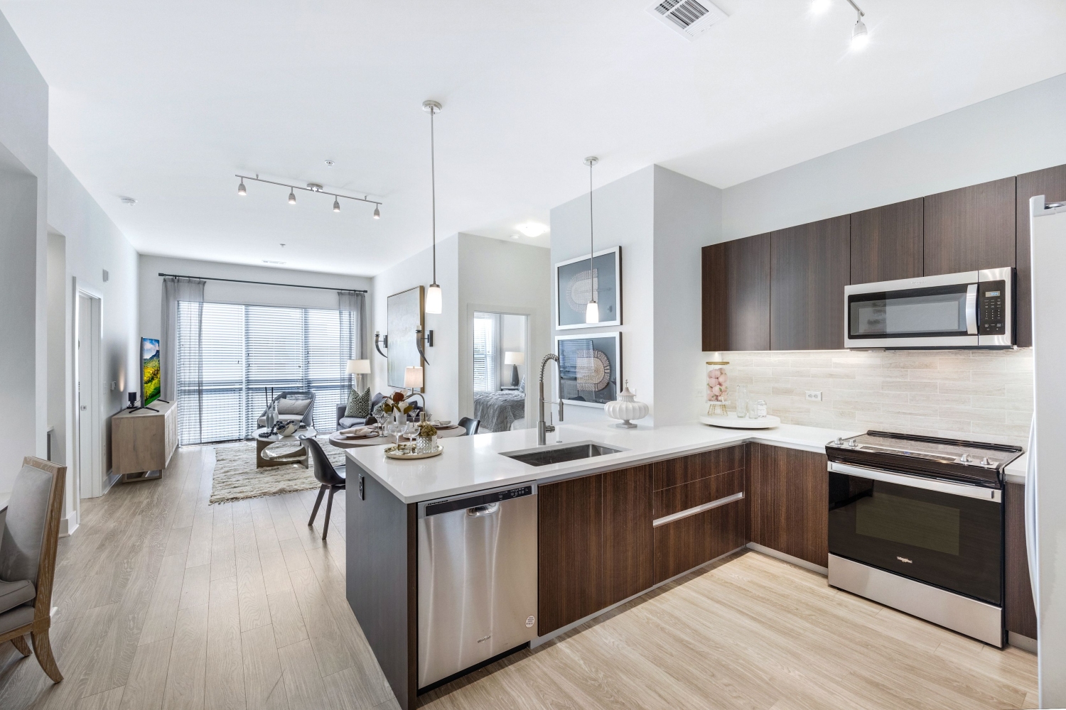 The Jones at Tysons : Kitchen