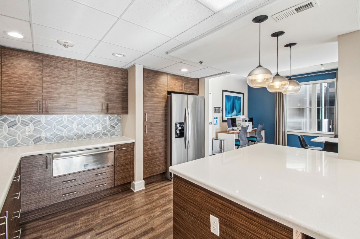 Bay House Emeryville : Clubroom