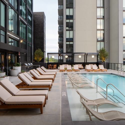 Resort Style Pool	Resort Style Pool	