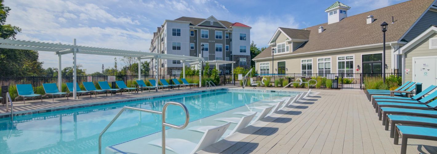 Molly Brook on Belmont : Pool