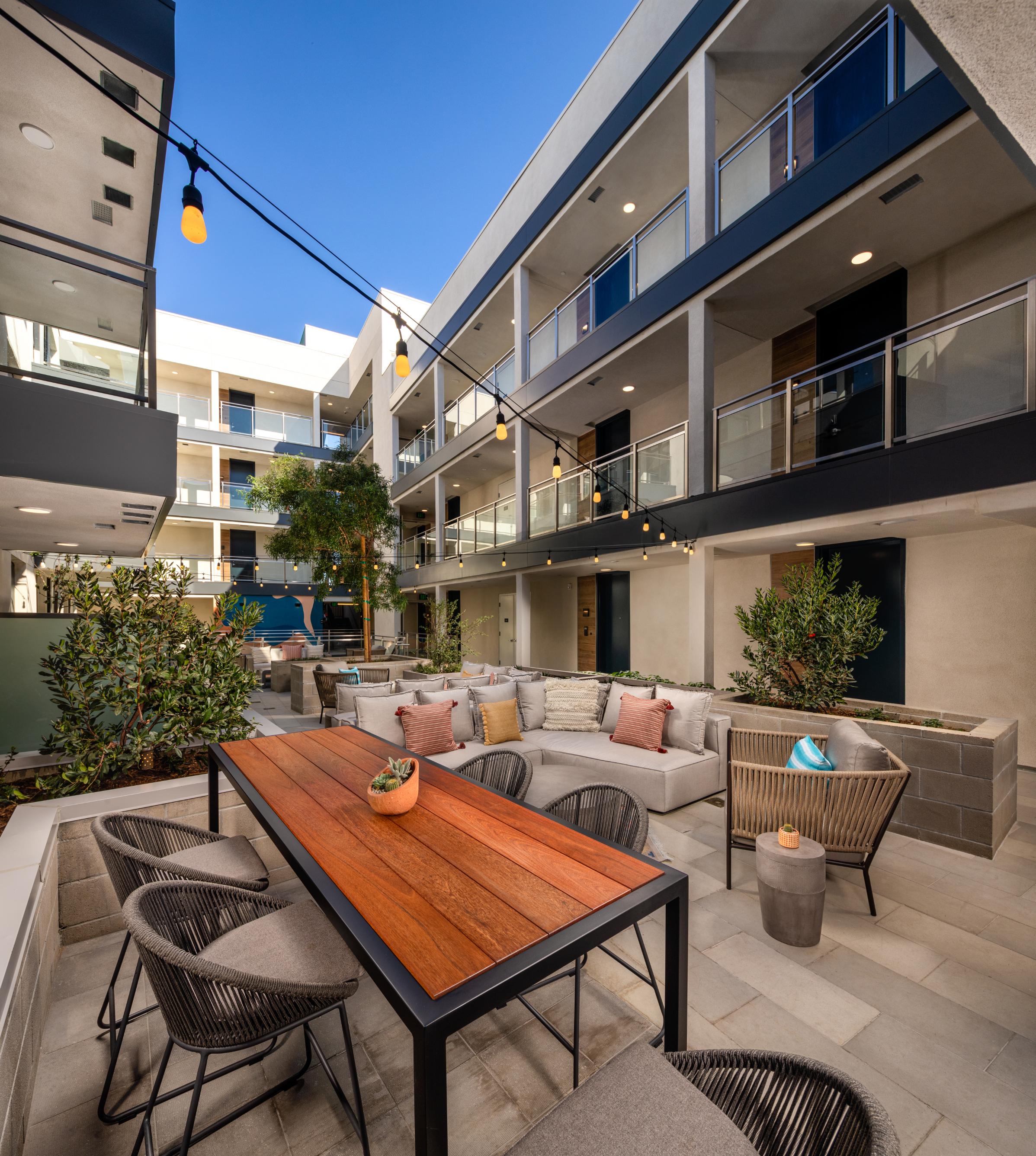 Junction Santa Monica