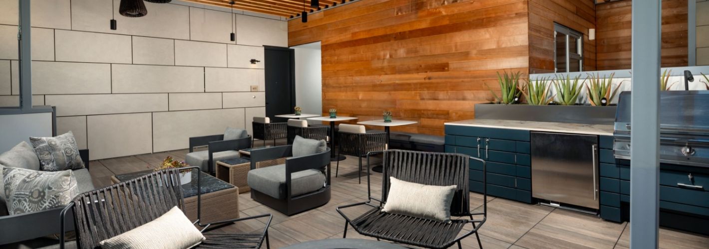 Outdoor lounge grills
