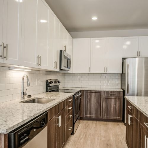 The Square : Kitchen