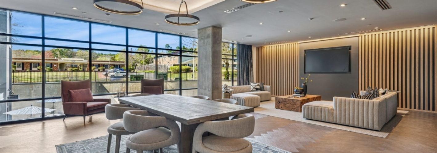 900 Willow : Lounge