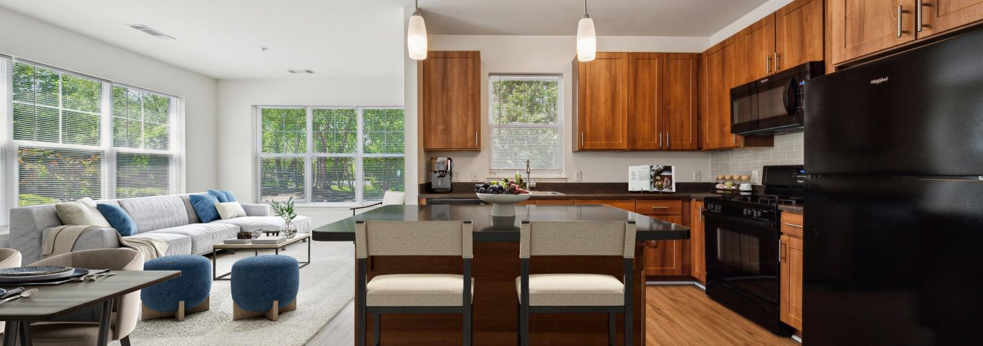 Halstead Norwalk : Kitchen with Island