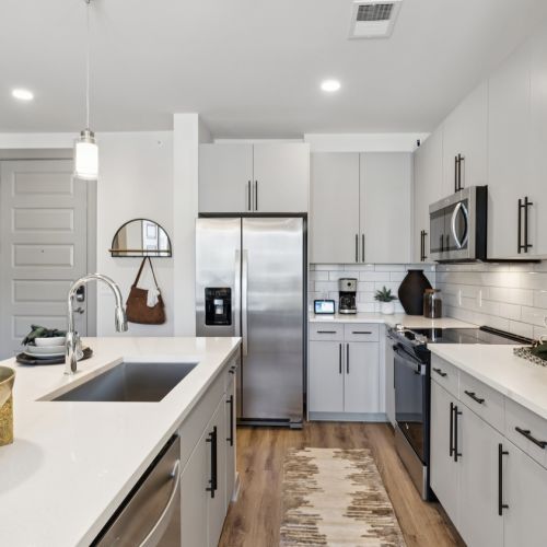 AuraFifty4-Luxury-Community-Kitchen-in-Chapel-Hill-North-Carolina