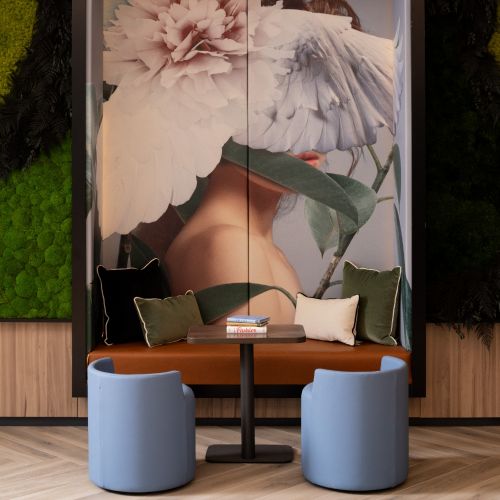 AmaraWynwood_LuxuryApartments_CoworkingBanquette_MiamiFlorida