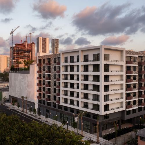 AmaraWynwood_LuxuryApartments_ExteriorSunset_MiamiFlorida