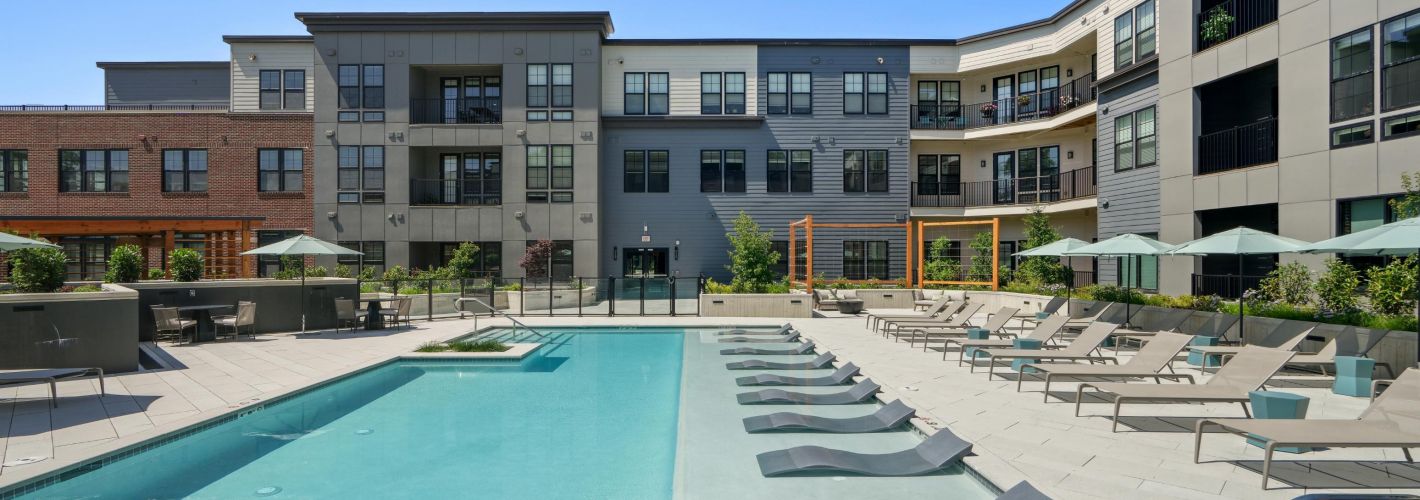 333 North Broad Pool